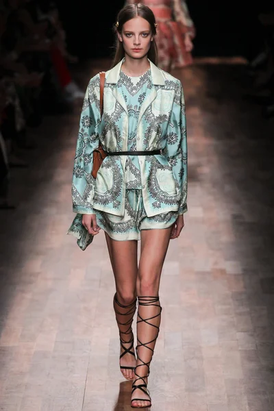 Look 54